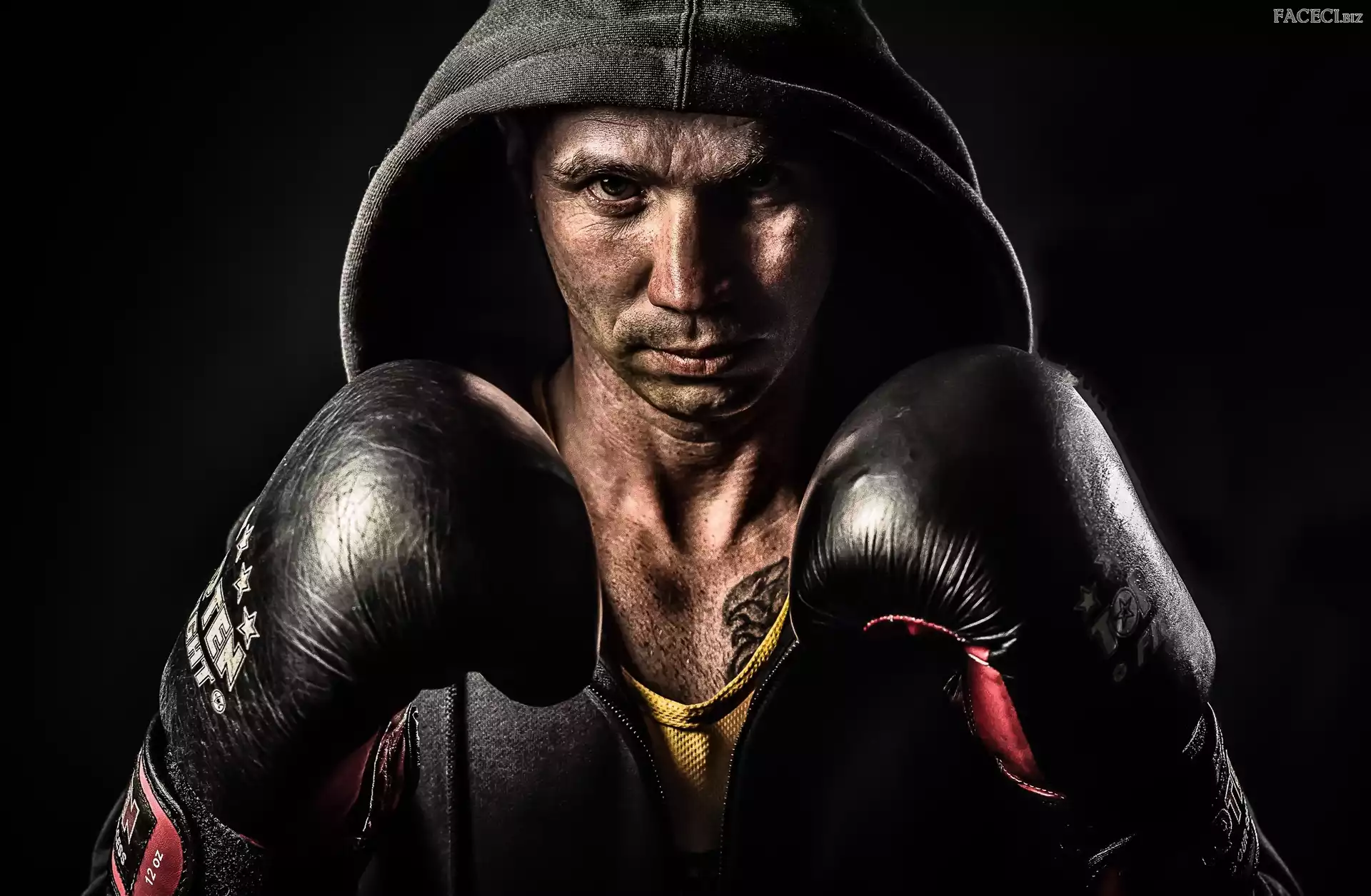 Boks, Mężczyzna, Tatuaż, Kaptur, Bokser, Rękawice bokserskie
